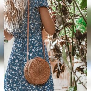 Round rattan straw with leather strap hand made crossboddy